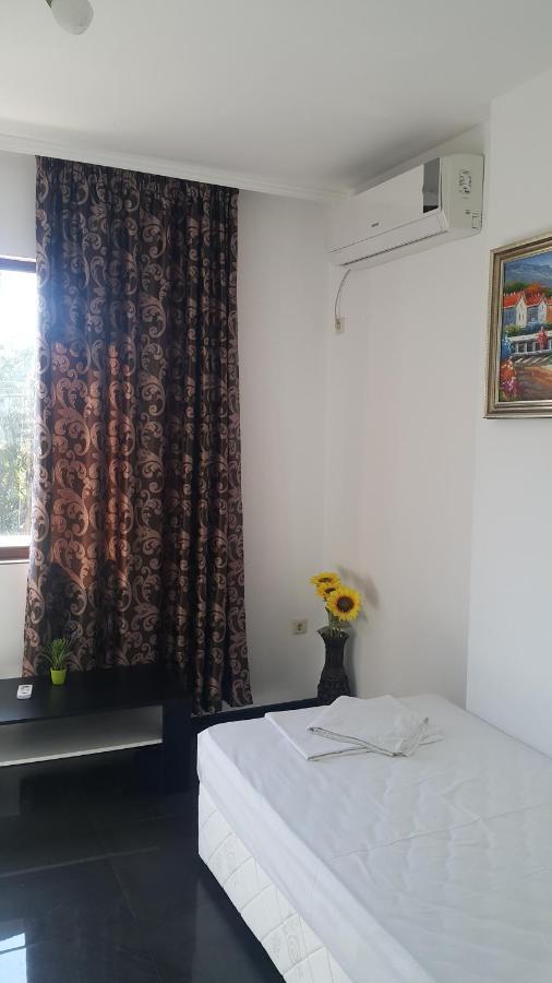 Central Beach Guest Rooms بورغاس المظهر الخارجي الصورة
