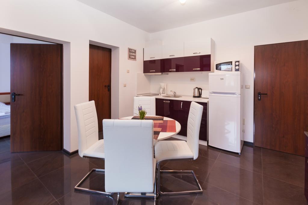 Central Beach Guest Rooms بورغاس المظهر الخارجي الصورة
